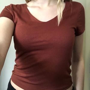 Semi cropped v neck